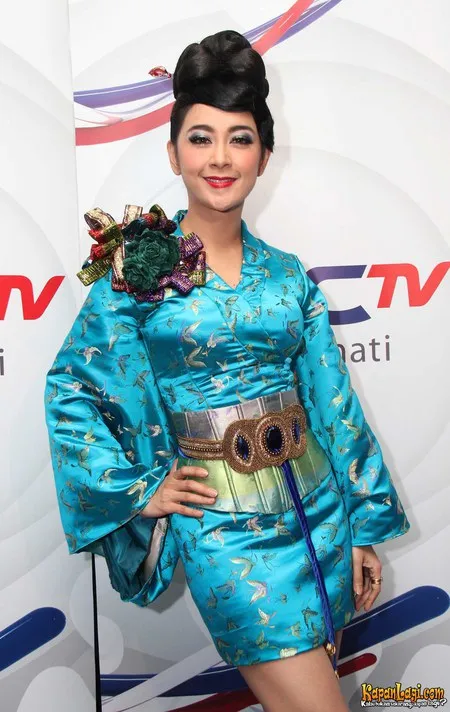 Foto Uut Permatasari