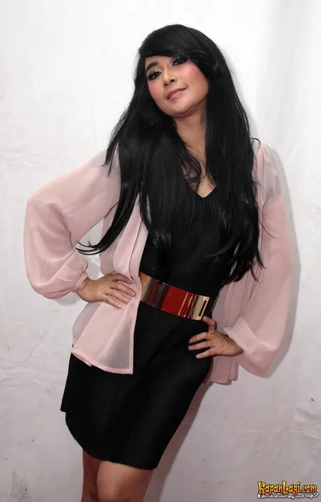 Foto Uut Permatasari