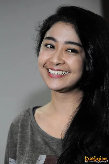 Foto Uut Permatasari