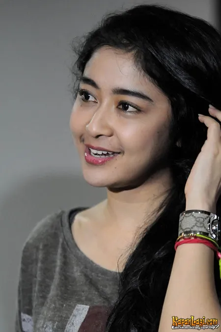 Foto Uut Permatasari