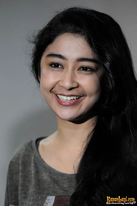 Foto Uut Permatasari