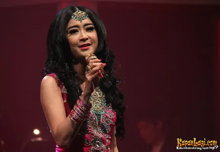 Foto Uut Permatasari