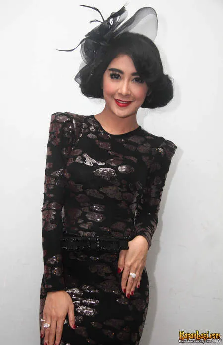 Foto Uut Permatasari