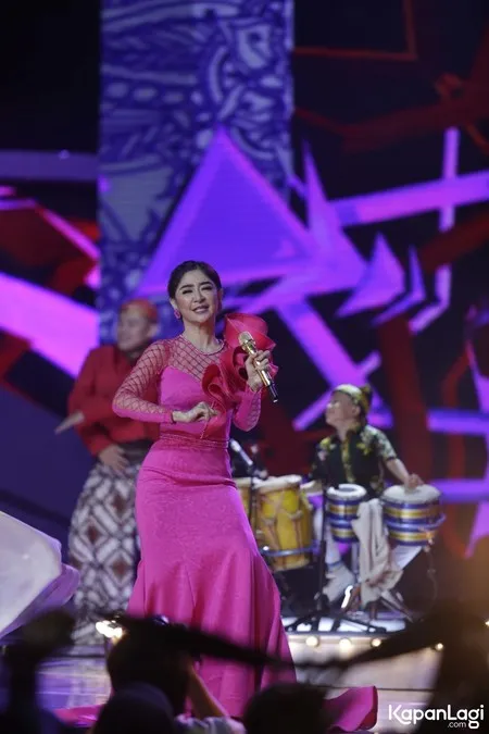 Foto Uut Permatasari