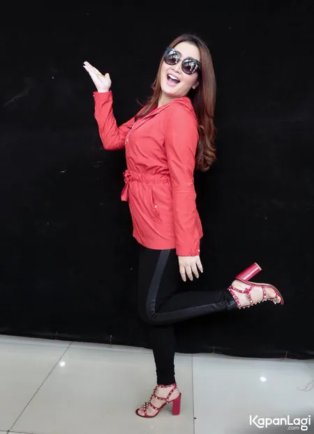 Foto Vega Darwanti