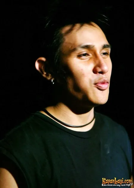 Foto Vicky Nitinegoro