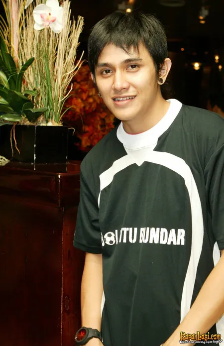 Foto Vicky Nitinegoro