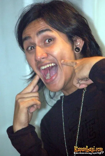 Foto Vicky Nitinegoro