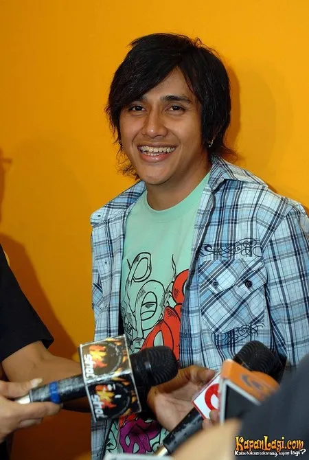 Foto Vicky Nitinegoro