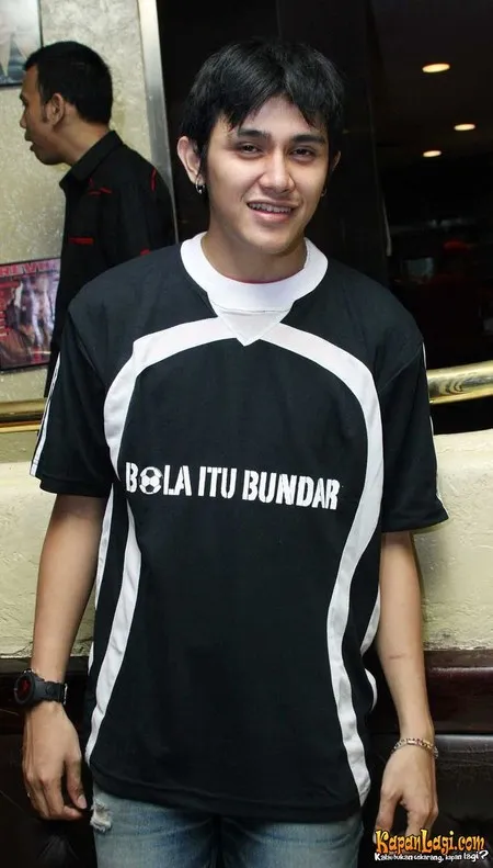 Foto Vicky Nitinegoro