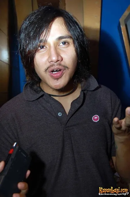 Foto Vicky Nitinegoro