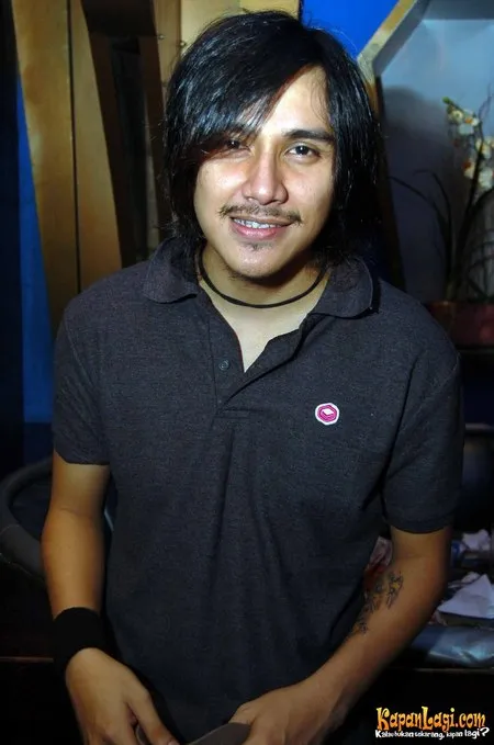 Foto Vicky Nitinegoro