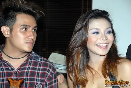 Foto Vicky Nitinegoro