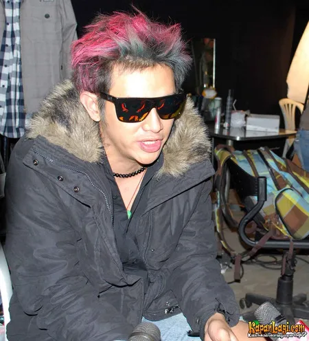 Foto Vicky Nitinegoro