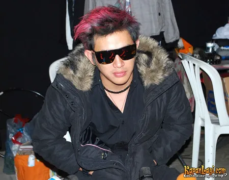 Foto Vicky Nitinegoro