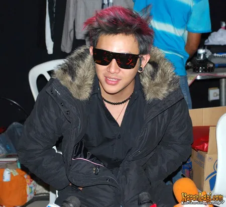 Foto Vicky Nitinegoro