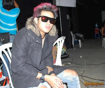 Foto Vicky Nitinegoro