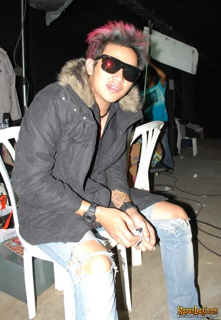 Foto Vicky Nitinegoro