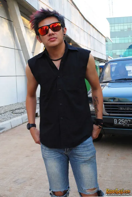 Foto Vicky Nitinegoro