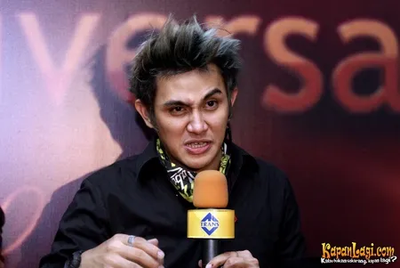 Foto Vicky Nitinegoro