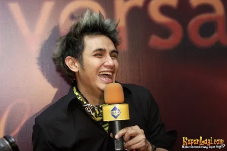 Foto Vicky Nitinegoro