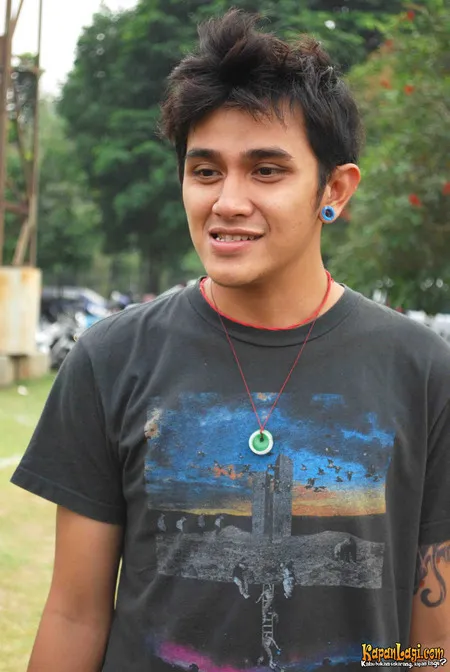 Foto Vicky Nitinegoro