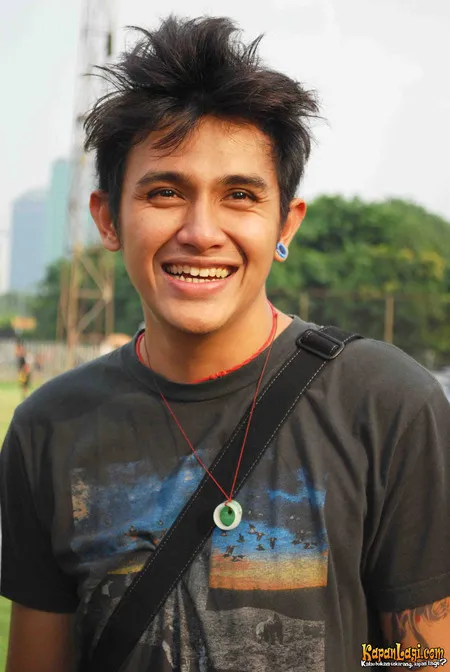 Foto Vicky Nitinegoro