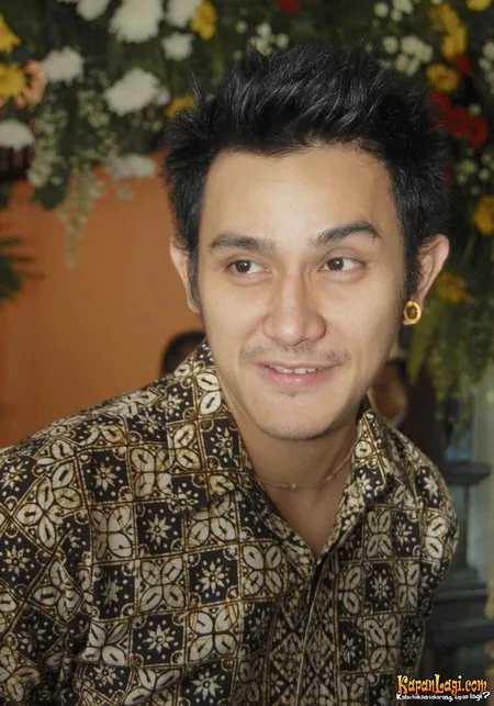 Foto Vicky Nitinegoro