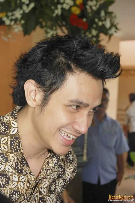 Foto Vicky Nitinegoro