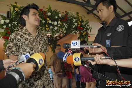 Foto Vicky Nitinegoro