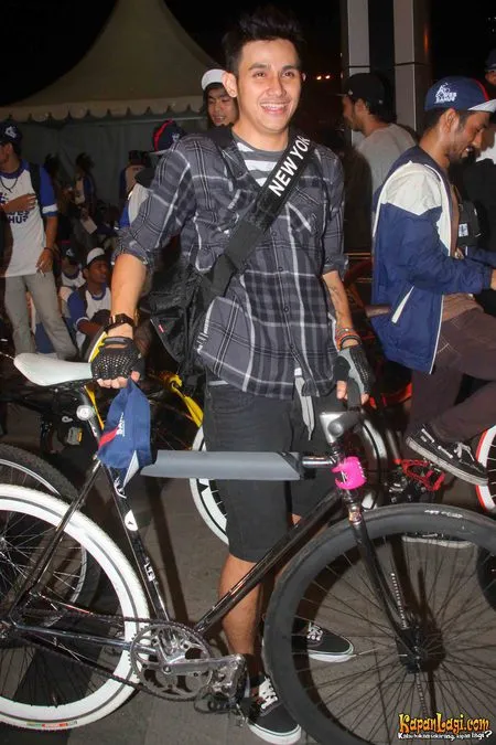 Foto Vicky Nitinegoro