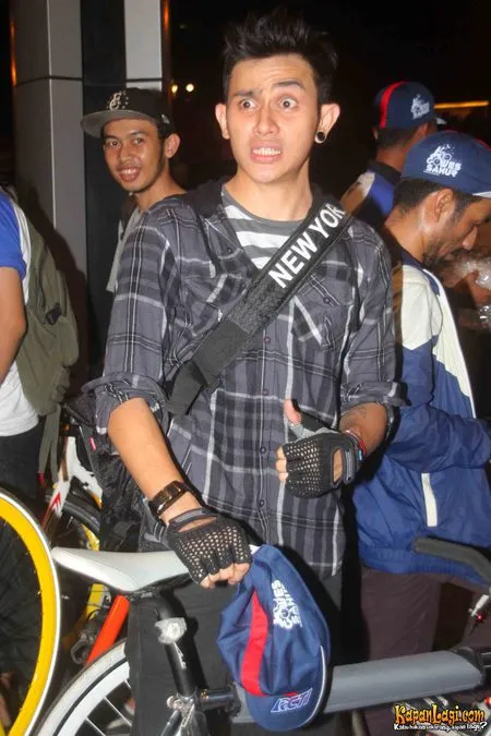 Foto Vicky Nitinegoro