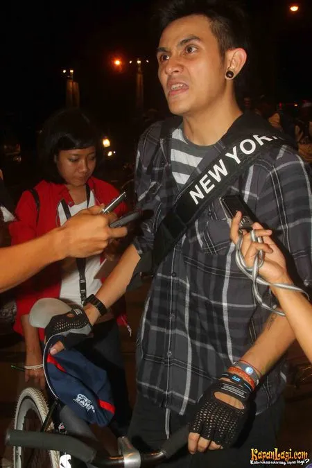 Foto Vicky Nitinegoro