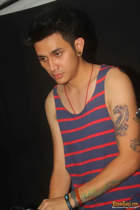 Foto Vicky Nitinegoro