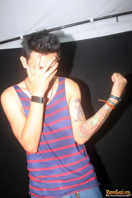 Foto Vicky Nitinegoro