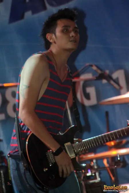 Foto Vicky Nitinegoro