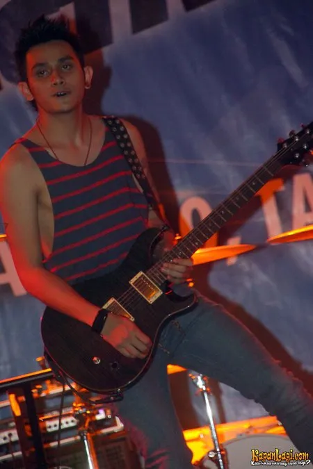 Foto Vicky Nitinegoro