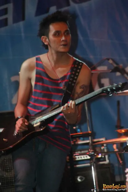 Foto Vicky Nitinegoro