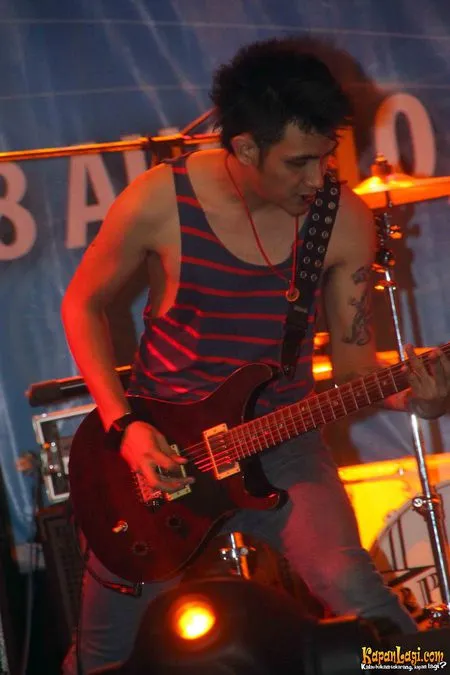 Foto Vicky Nitinegoro