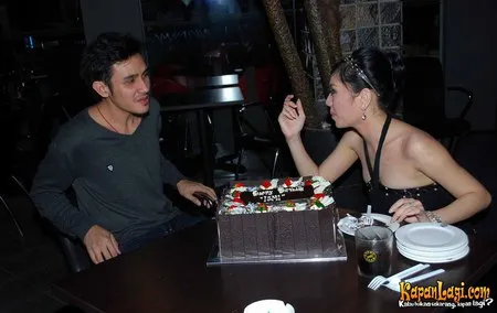 Foto Vicky Nitinegoro