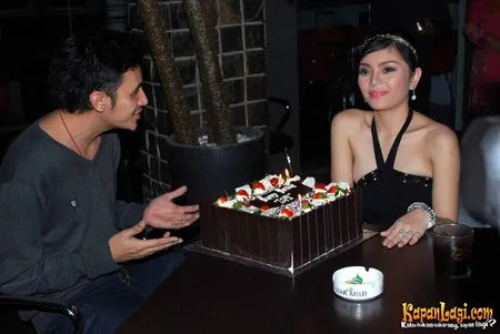 Foto Vicky Nitinegoro