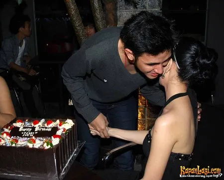 Foto Vicky Nitinegoro