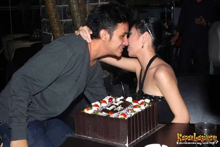 Foto Vicky Nitinegoro