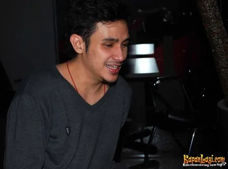 Foto Vicky Nitinegoro