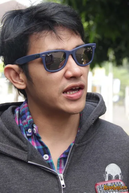 Foto Vicky Nitinegoro