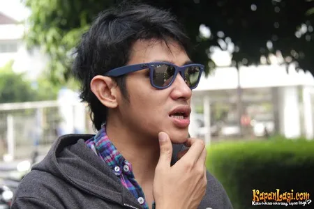 Foto Vicky Nitinegoro