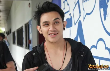 Foto Vicky Nitinegoro