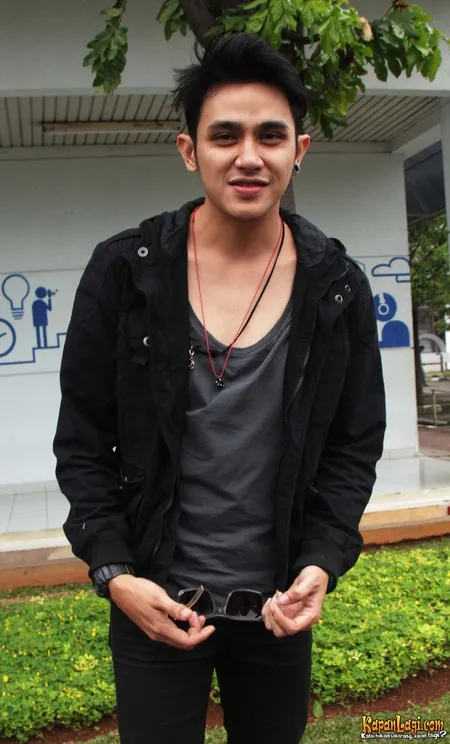 Foto Vicky Nitinegoro