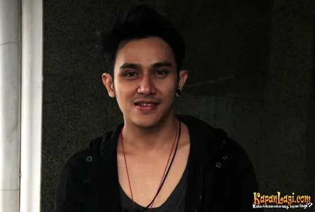 Foto Vicky Nitinegoro