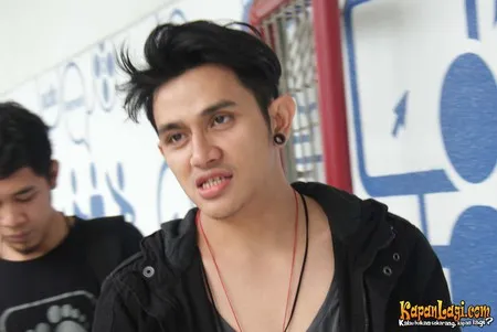 Foto Vicky Nitinegoro